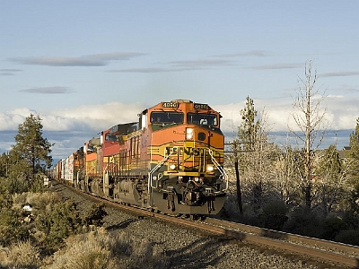 BNSF 4896 at Bend, OR with H-EVEBAR9-11on 12 April 2007.jpg